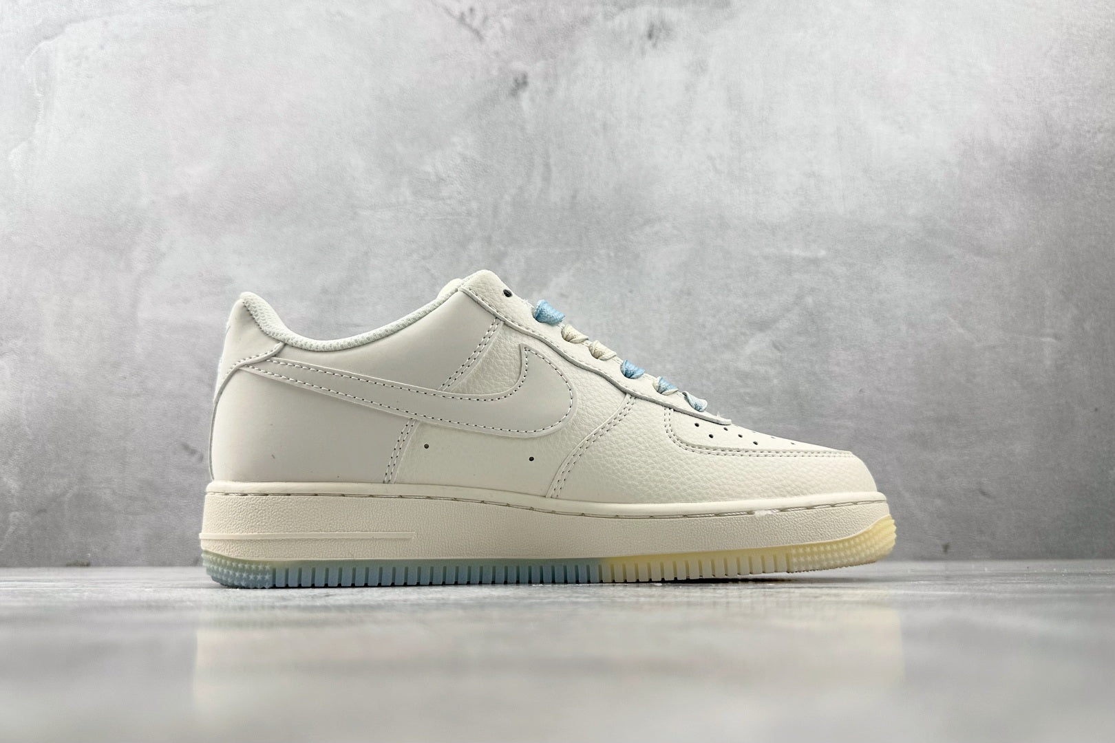 Supreme x Nike Air Force 1 Low