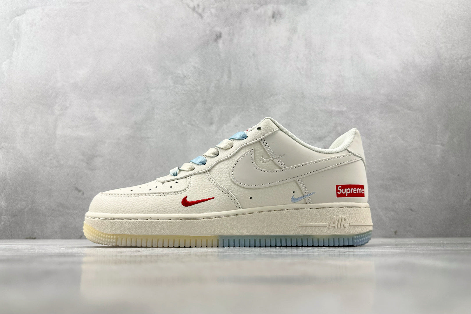 Supreme x Nike Air Force 1 Low