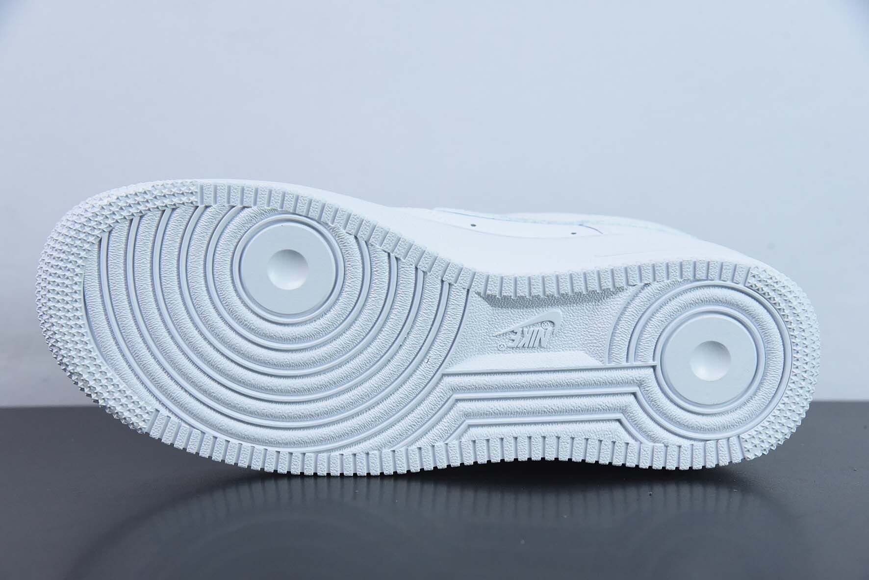 Nike Air Force 1 Low Triple White