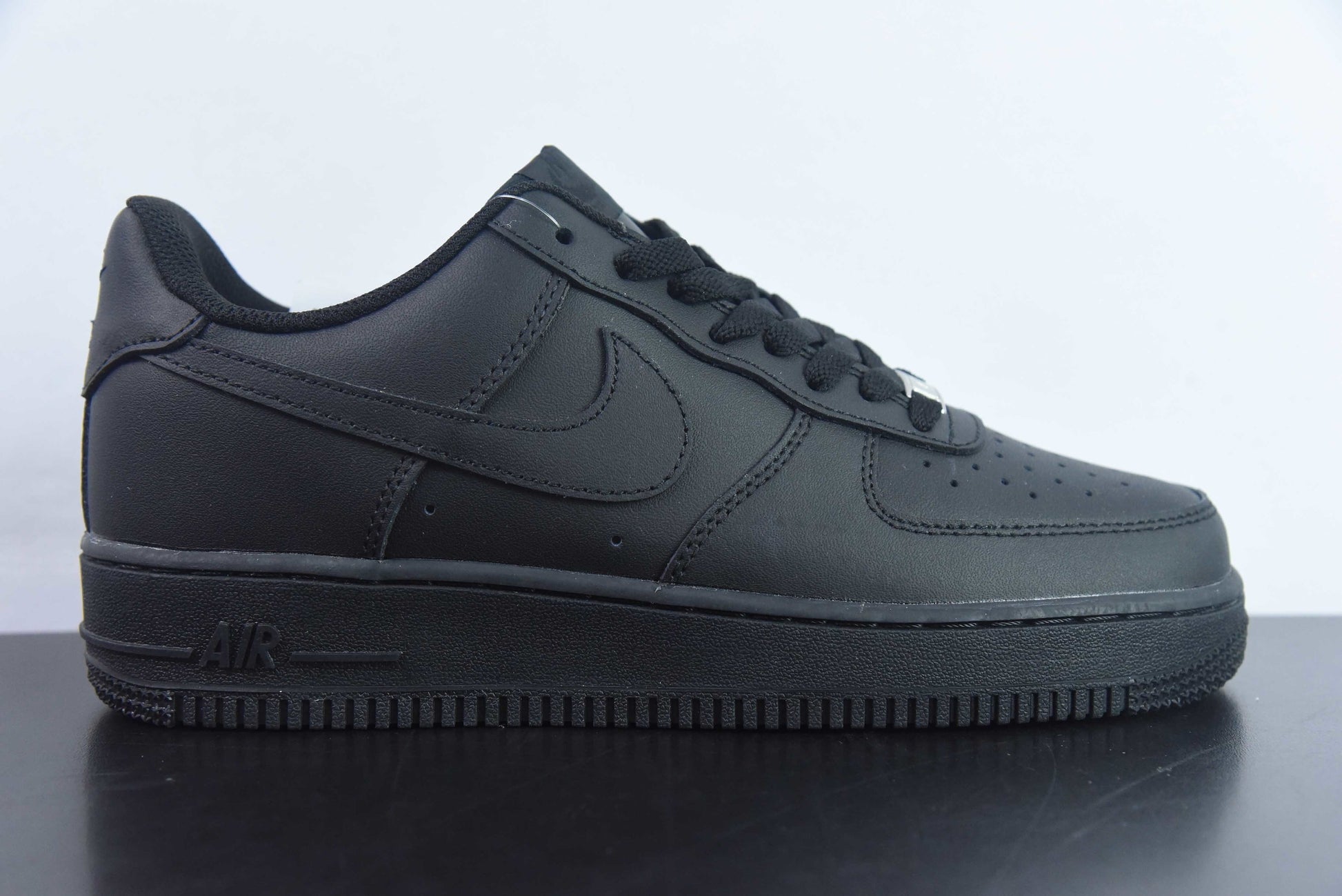 Nike Air Force 1 ’07 Low – Triple Black