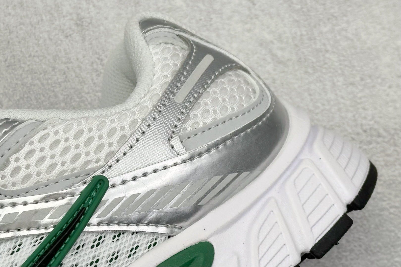 Nike P-6000 Green Metallic Silver