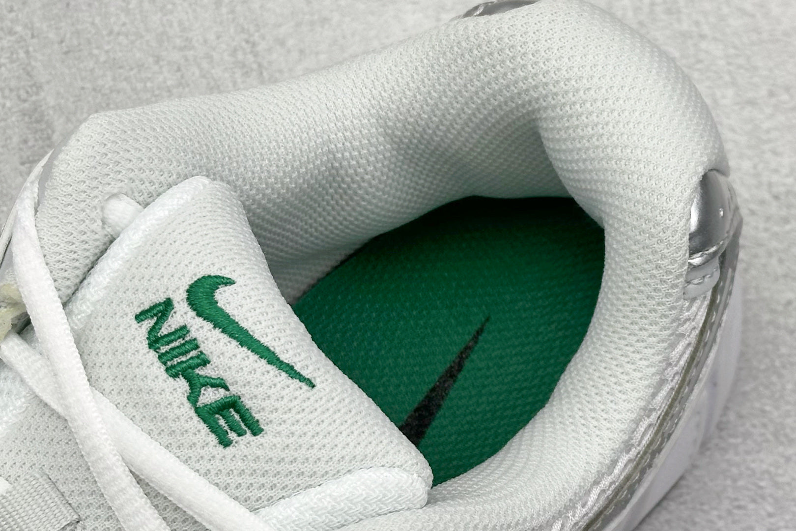 Nike P-6000 Green Metallic Silver