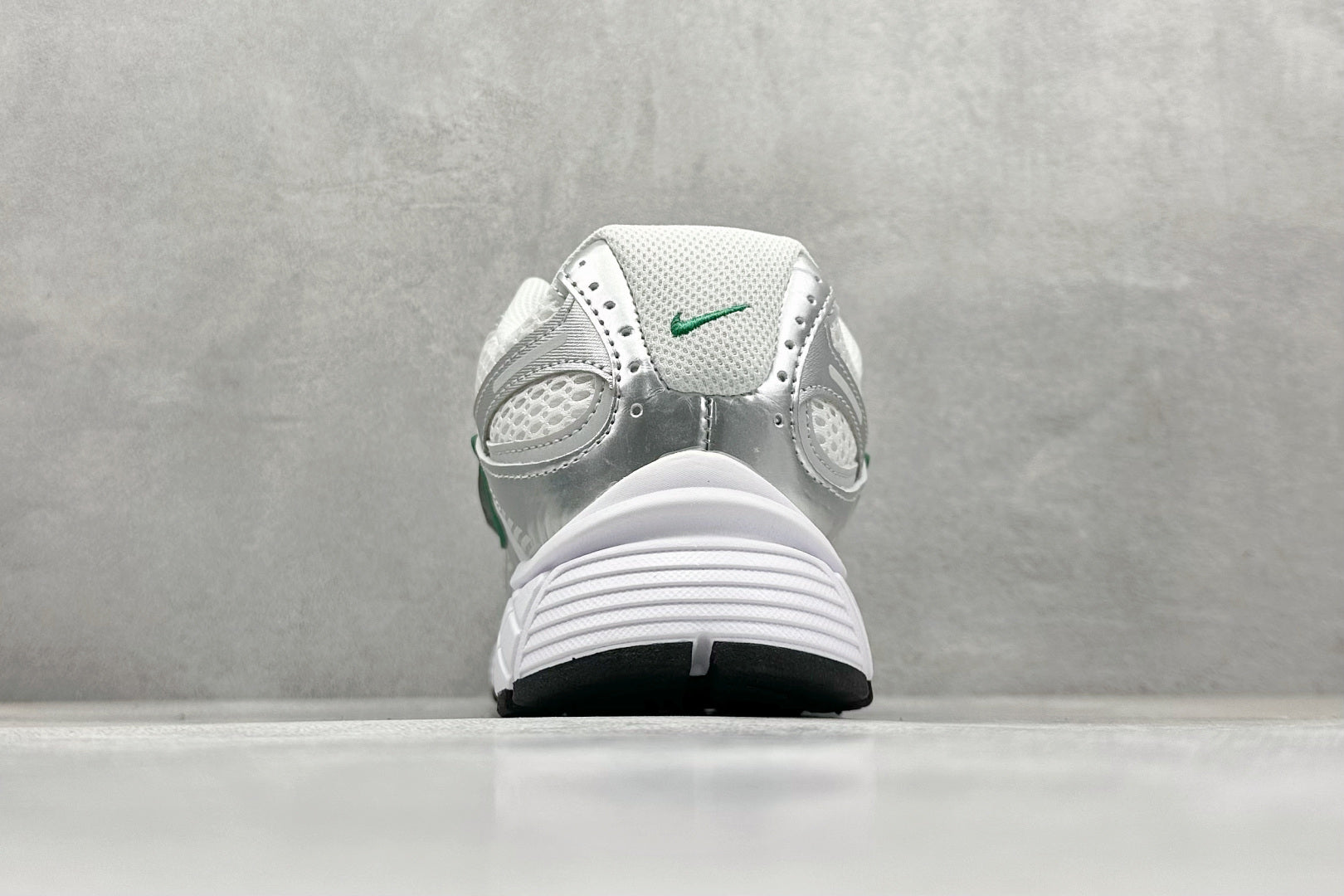 Nike P-6000 Green Metallic Silver