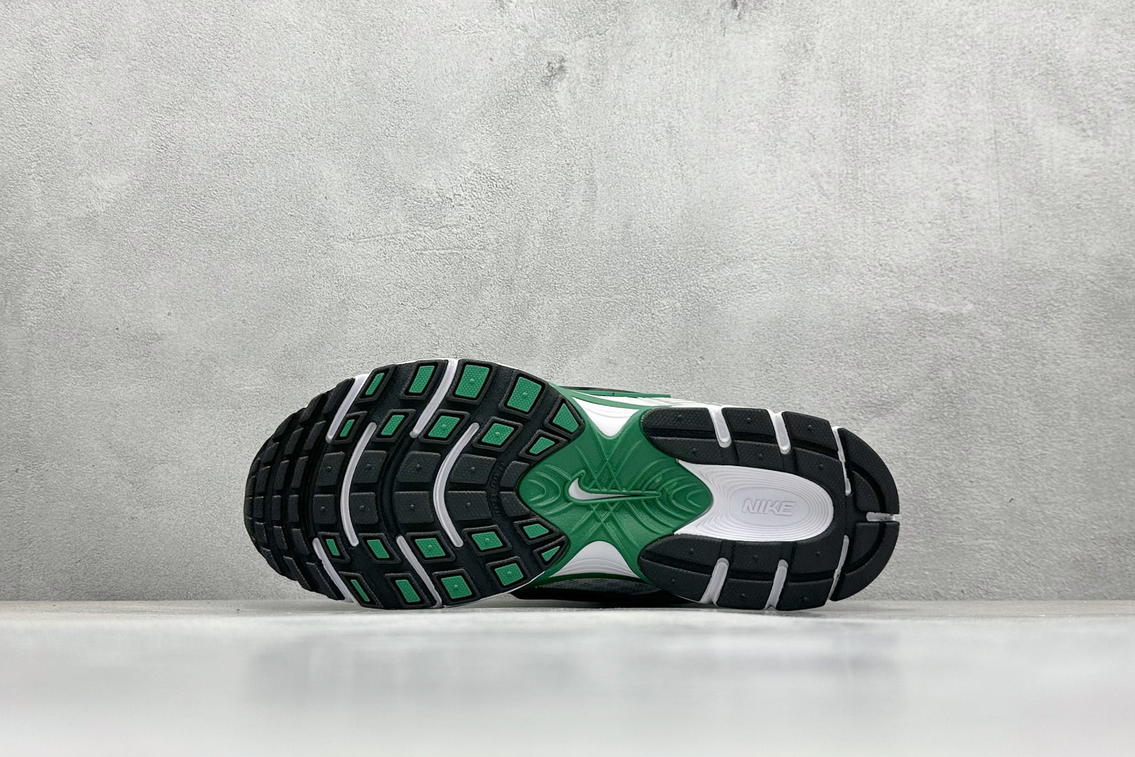 Nike P-6000 Green Metallic Silver