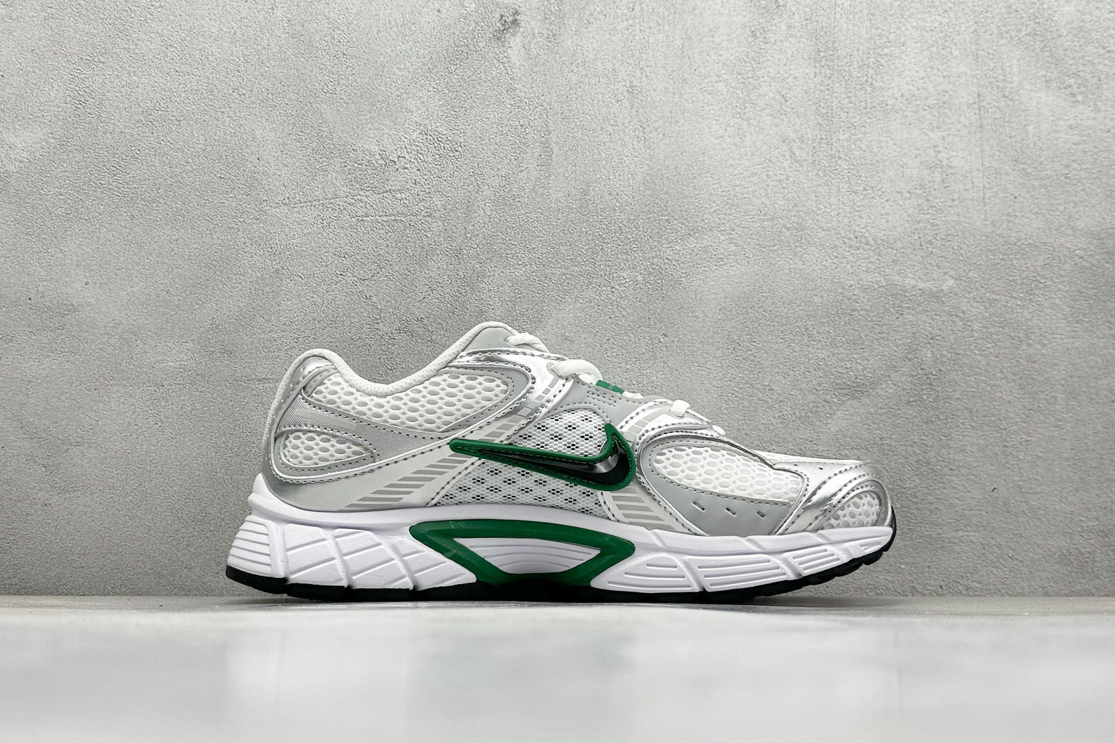 Nike P-6000 Green Metallic Silver