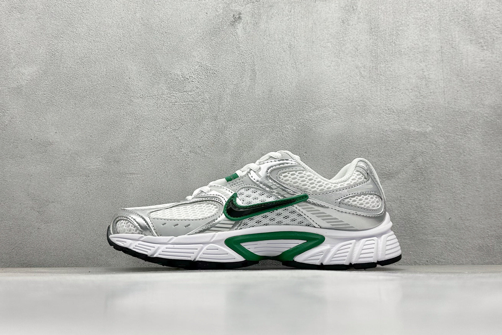 Nike P-6000 Green Metallic Silver
