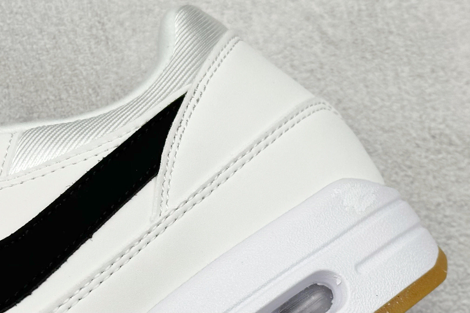 Air Max 1 White/Black Gum