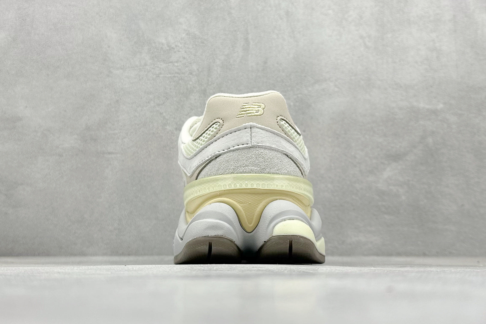 New Balance 9060 "Cream Sea Salt" – Édition Lifestyle
