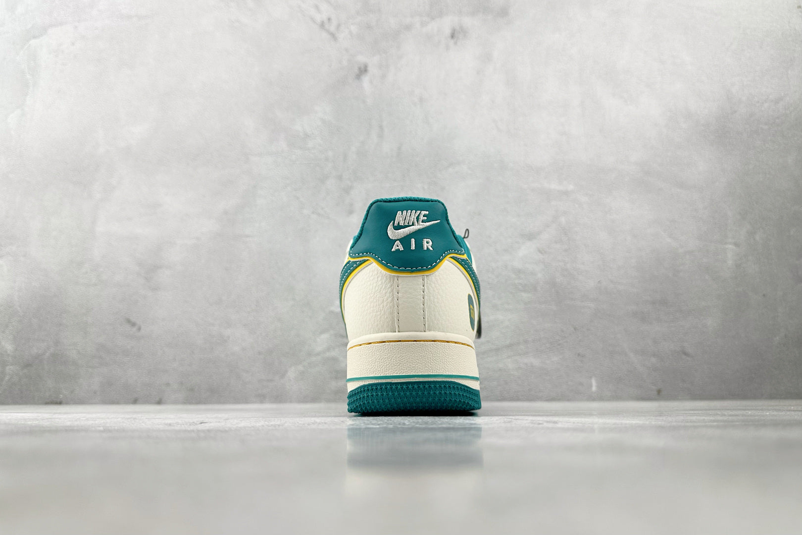 Sneakers Custom – SU7 Ultra