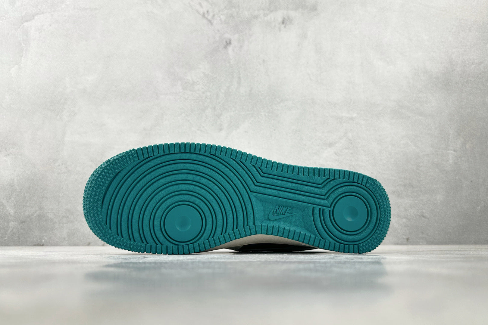 Sneakers Custom – SU7 Ultra