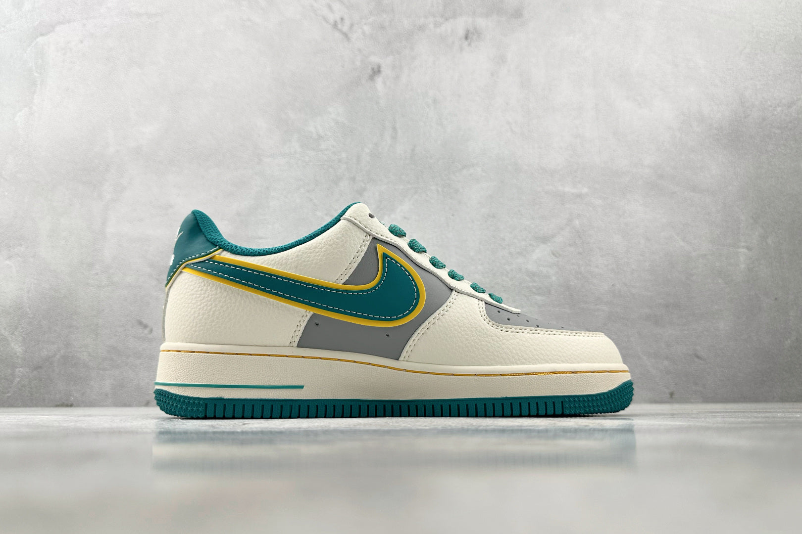 Sneakers Custom – SU7 Ultra
