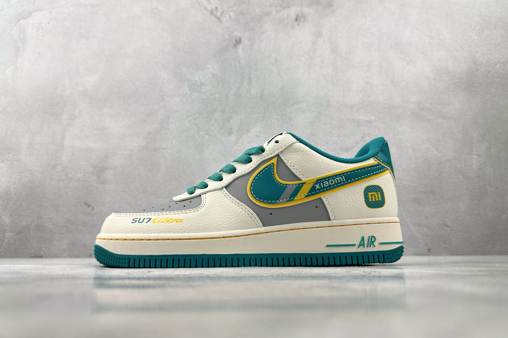 Sneakers Custom – SU7 Ultra