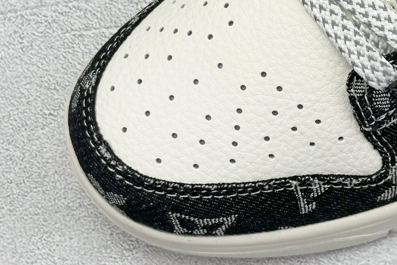 Dunk Low Monogram Black Edition