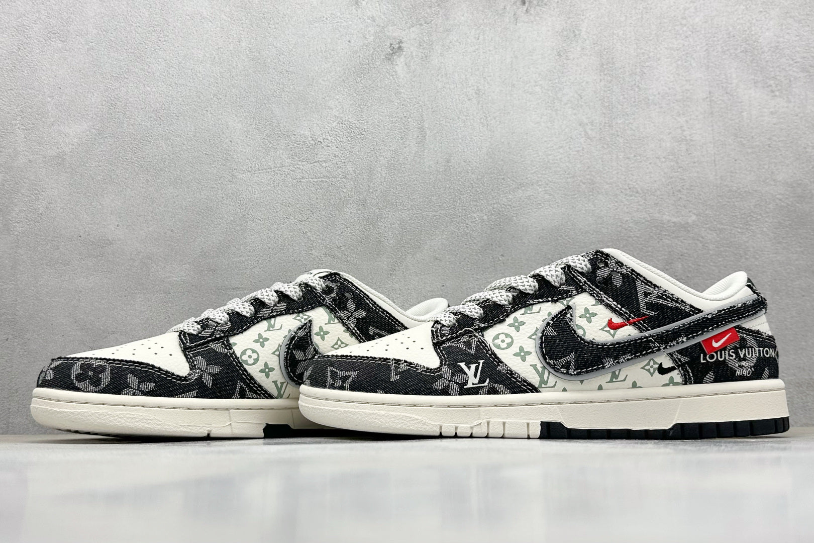 Dunk Low Monogram Black Edition