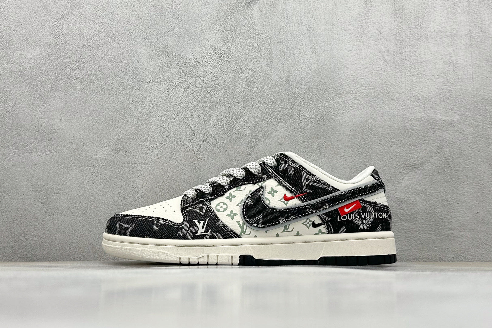 Dunk Low Monogram Black Edition