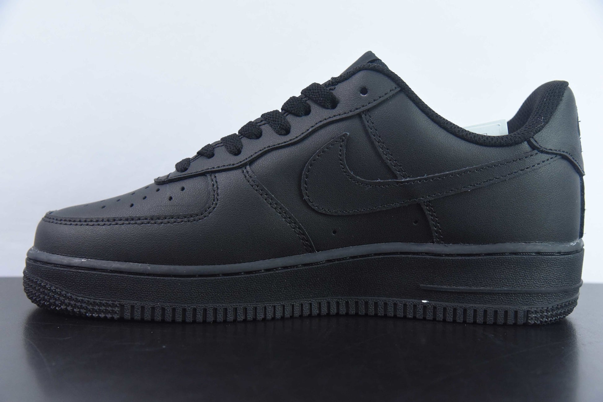 Nike Air Force 1 ’07 Low – Triple Black